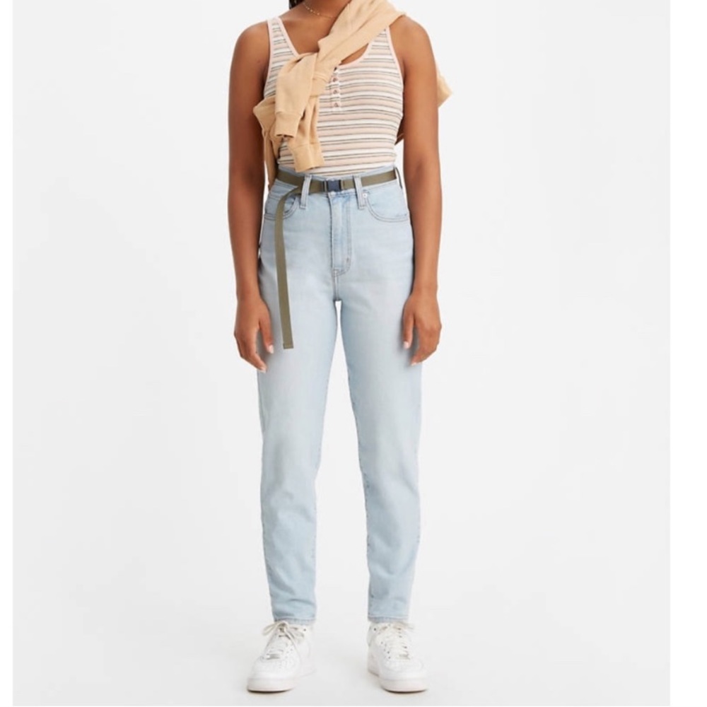 Levi's High Waisted Taper Jeans Light Wash sz 30